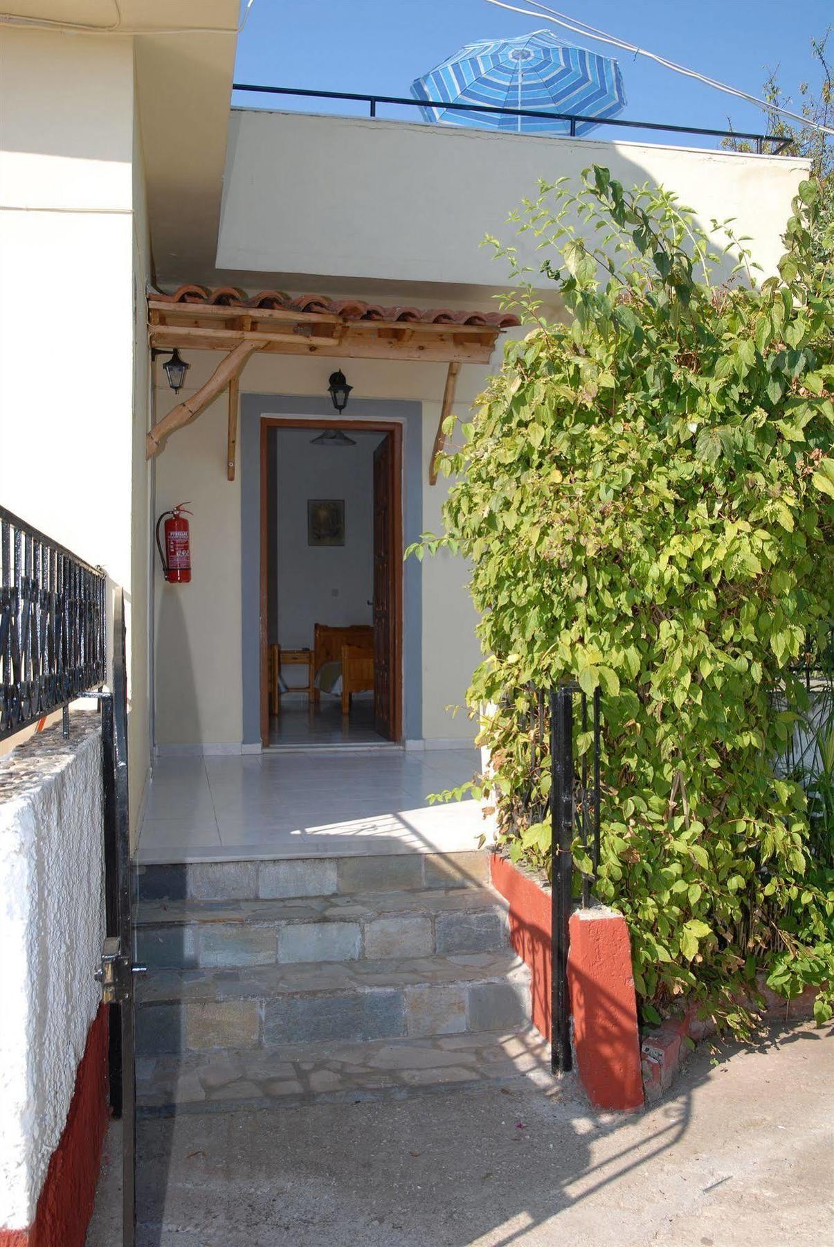 Vassilis Studios Anaxos Exterior photo